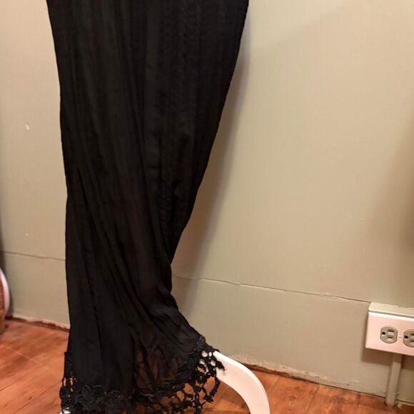 Vtg. Sheer Black Maxi Dress w/ Lace Trim One Size Fits like a 6 - Picture 4 of 8